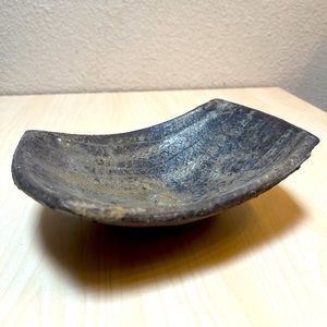 Japanese Wood-fired Stoneware Dish. Wabi-Sabi style. Alfred Grad. New.